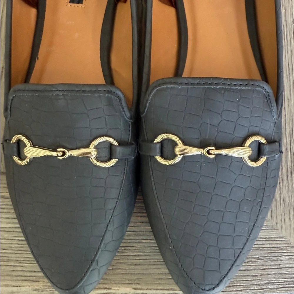 Kensie Black Textured Gabrielle Loafers w/ Gold Detail, Size 8, New Without Tags - Picture 2 of 8